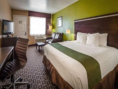 Surestay By Western Floresville