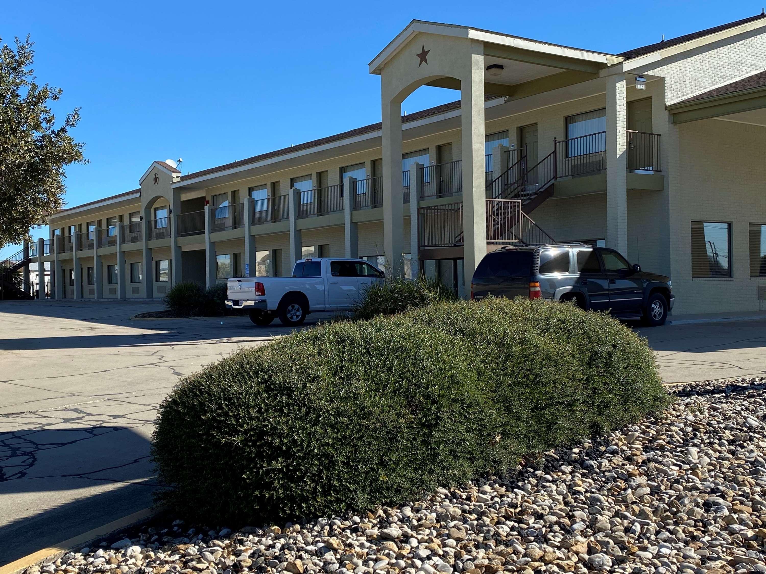 Surestay By Western 3* Floresville